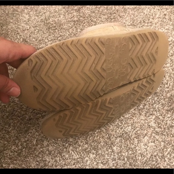 UGG Woman’s CLASSIC MINI II BOOT - Picture 5 of 8